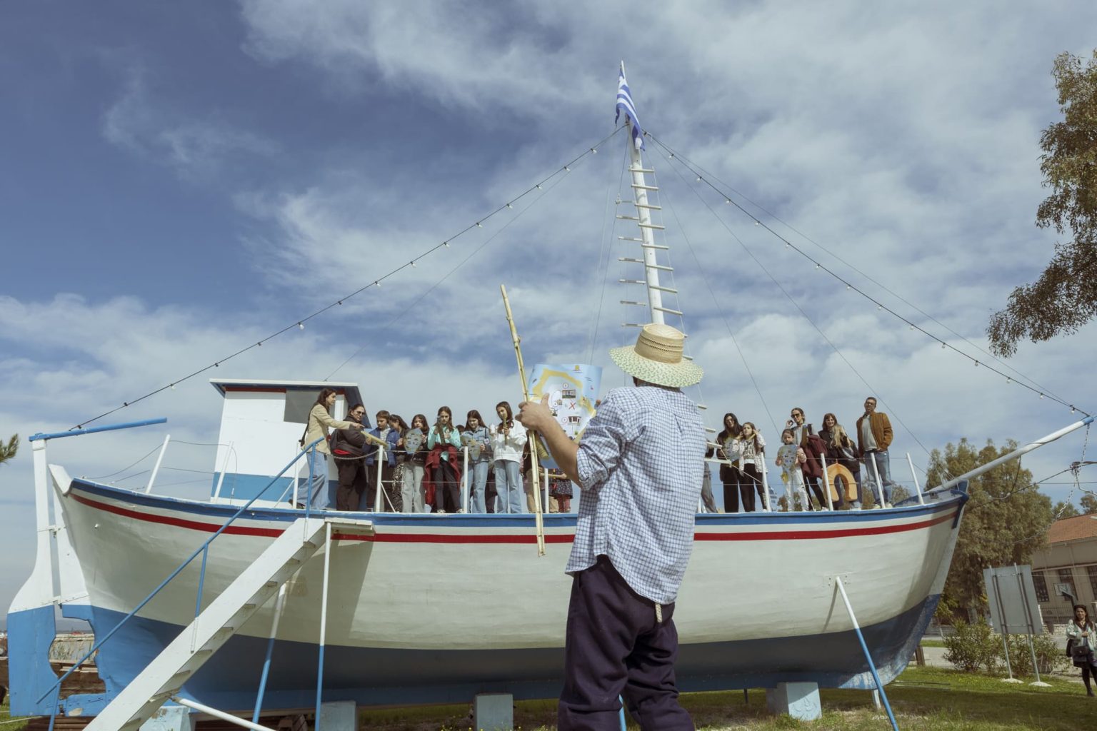 Εκεί-που-κοιτάζει-η-πέτρα-Θεατρικό-Εργαστήριο-από-την-ομάδα-Dulcinea-Compania-για-παιδιά-8-ετών-και-τους-κηδεμόνες-τους-credits_Nefeli